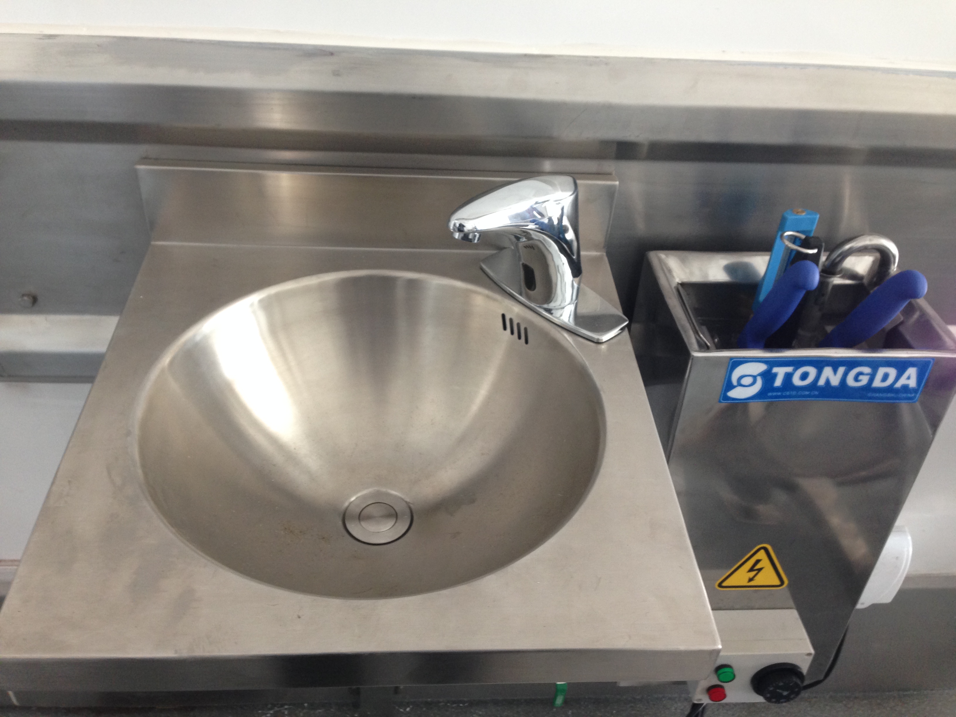 洗手池刀具消毒器2