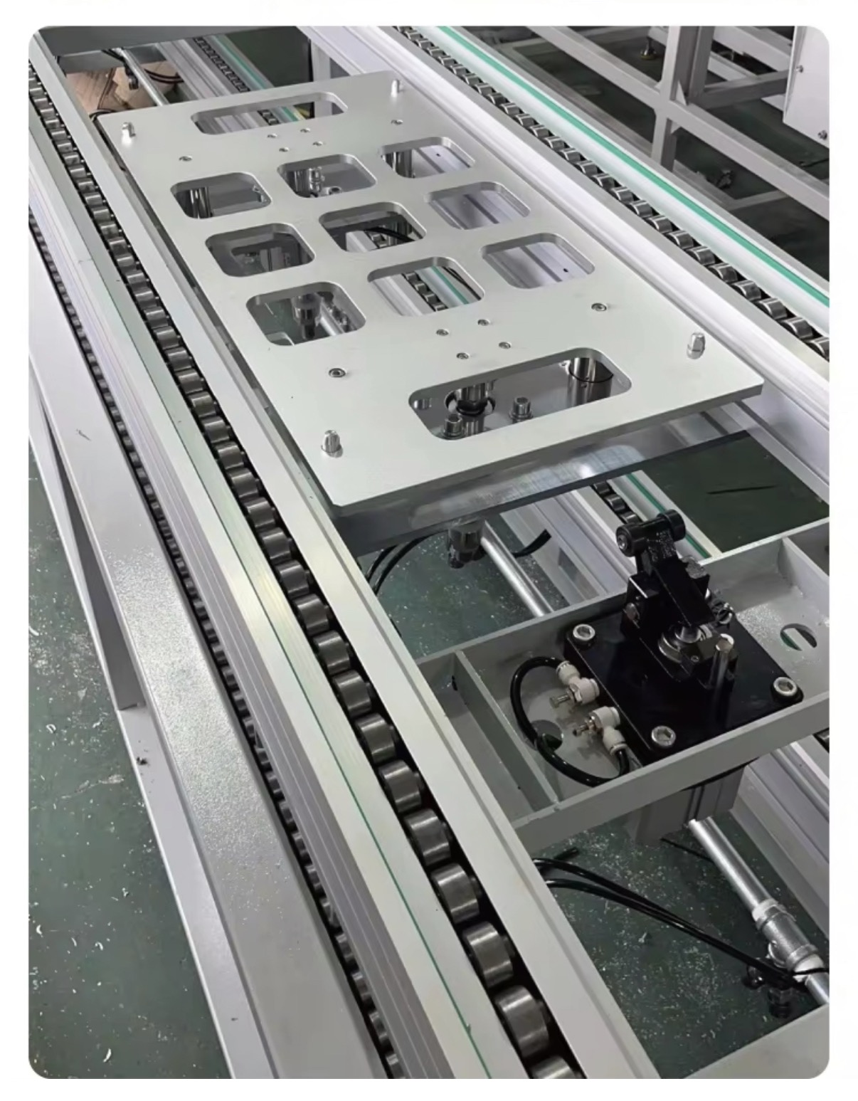 Hinged Chain Conveyor System